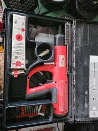 pistola spara chiodi 