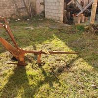 Aratro ornamentale da giardino