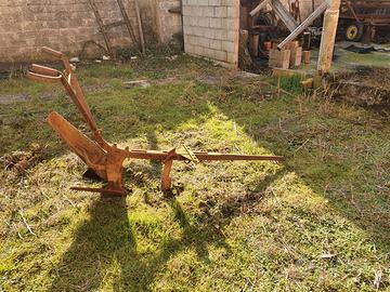 Aratro ornamentale da giardino