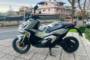 HONDA X-ADV 750 TUTTO INCLUSO ANCHE PASSAGGIO!