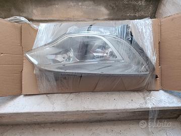 Faro anteriore  sx Opel Astra 2011