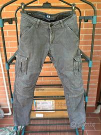 Pantaloni da moto completi di protezioni