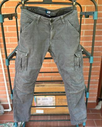 Pantaloni da moto completi di protezioni