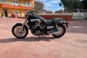YAMAHA V-MAX