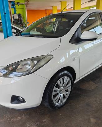 Mazda 2 5 Porte 2 5p 1.4d Play 68cv