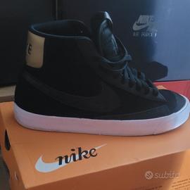 scarpe di vari modelli e misure 