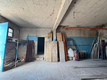 Magazzino - 110 mq con doppio accesso