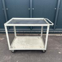 Banco da officina con ruote