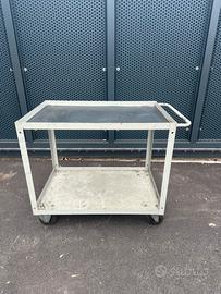 Banco da officina con ruote