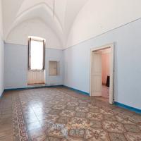 Dimora storica con garage e terrazzo