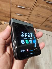 Motorola razr 50