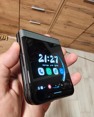 Motorola razr 50