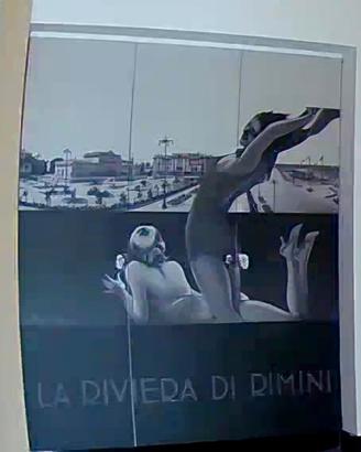 Cucina con elettrodomestici