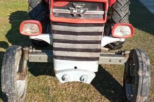 Trattore agricolo Massey Ferguson MF 130
