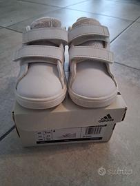Sneakers ADIDAS bambina, numero 22