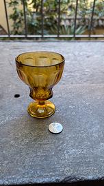 bicchiere in vetro stampato in stile art decò 