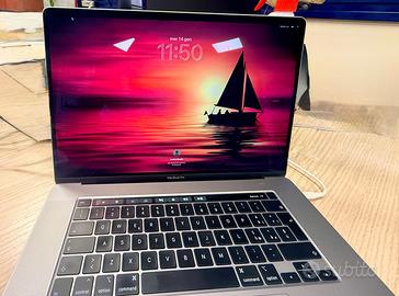 MacBook Pro 16" (2019) - i9 8 core / 16GB RAM / 51