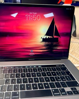 MacBook Pro 16" (2019) - i9 8 core / 16GB RAM / 51