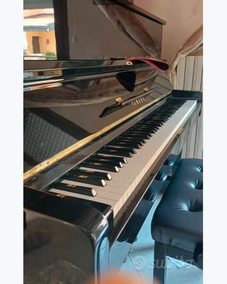 Pianoforte yamaha a muro