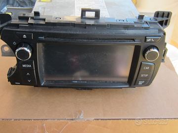 AUTORADIO-NAVIGATORE DI SERIE TOYOTA YARIS IBRIDA