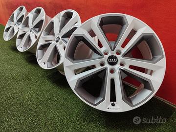 Cerchi Audi Q2 A3 Q3 TT Originali 8x19 ET45 5x112