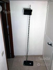 Lampada a piantana alogena nera