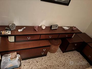 Camera matrimoniale completa con radio incorporata