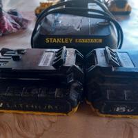 carica batterie  più 2 batterie 