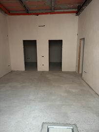 Locale commerciale mq 65 via principessa elena