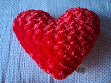 Peluche cuore / cuscino adorabilmente morbidoso