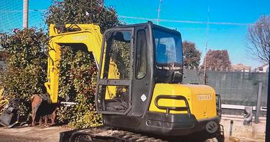 E212 - Escavatore 50 q Yanmar B50