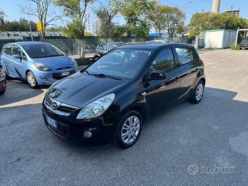 Hyundai i20 1.2 5p. Comfort - 2011 - Neopatentati