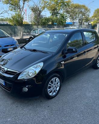 Hyundai i20 1.2 5p. Comfort - 2011 - Neopatentati