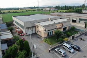 Immobile di 1045 m² con più di 5 locali a Travagli