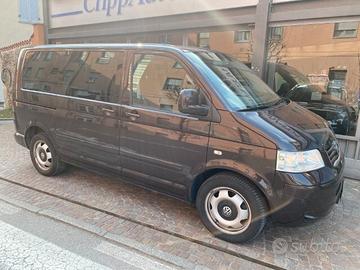 Volkswagen Multivan 2.5 TDI/174CV 4motion Highline