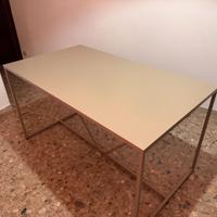 Tavolo da pranzo in acciaio laminato