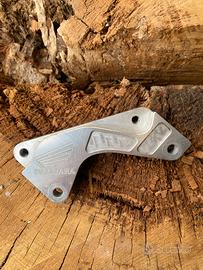Honda xr 650 staffa pinza freno