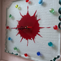 Orologio a parete in vetro nuovo