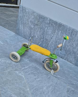 Bici triciclo vintage bambino gialla e verde
