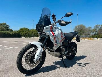 Ducati DesertX superaccessoriata