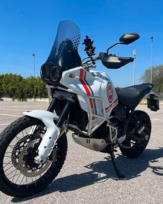 Ducati DesertX superaccessoriata