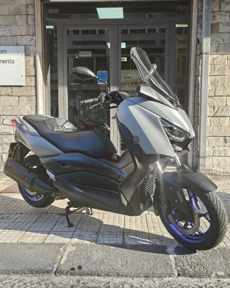 Yamaha X-Max 300