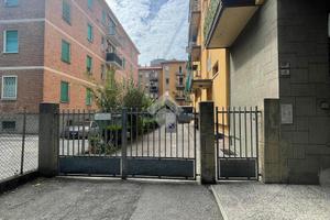 AUTORIMESSA A BOLOGNA