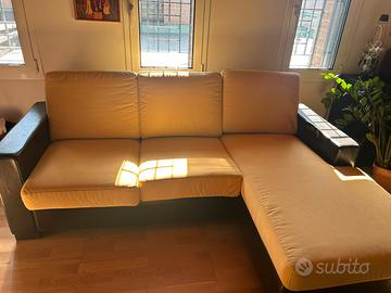 Divano pelle e stoffa con chaise longue - 300 €