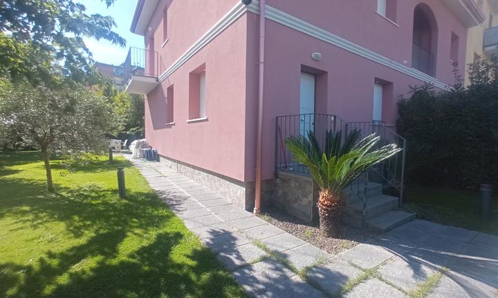 Arcola (sp) villetta d'angolo