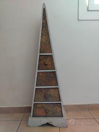 Cassettiera etnica a piramide 