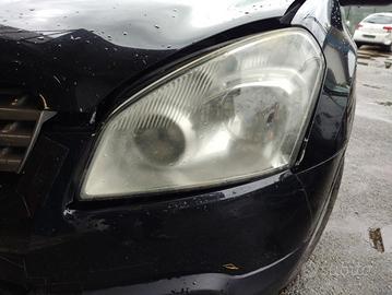 Proiettore sinistro NISSAN QASHQAI del 2010