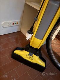 Pulitore per pavimenti karcher
