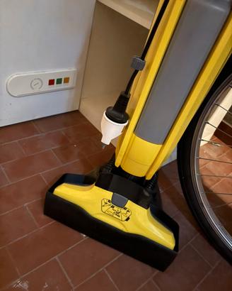 Pulitore per pavimenti karcher