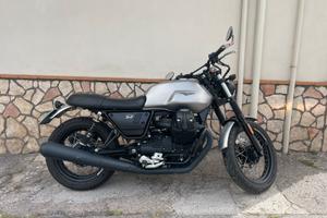Moto Guzzi V7III Rough